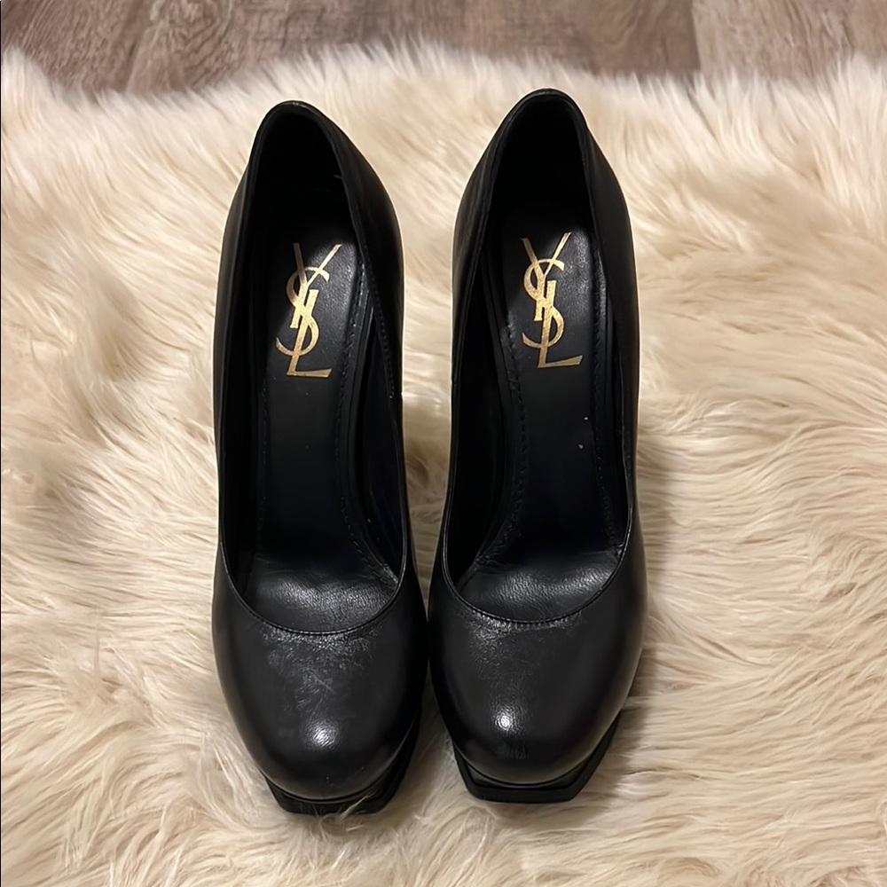 Yves Saint Laurent Black High Heel Pumps